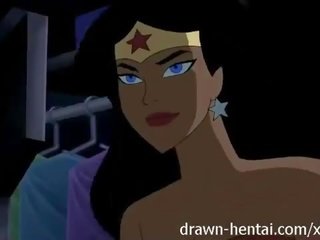 Justice league hentaï - deux poussins pour batman pénis