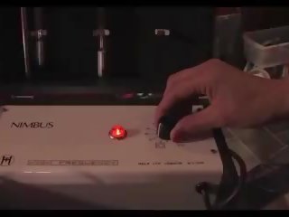 Elektrik üstsüz: ücretsiz üstsüz xxx flört film gösteri 42